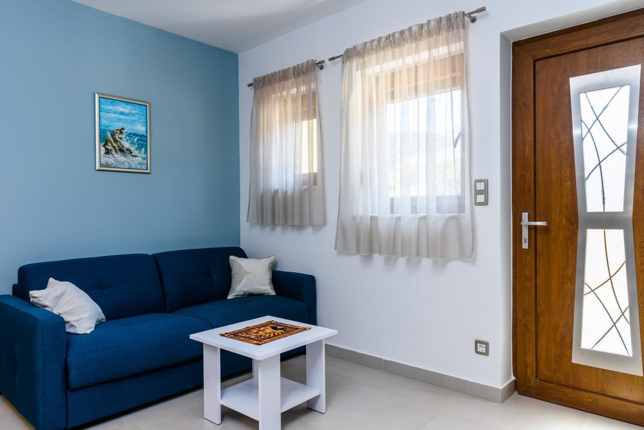 Apartmani Marko I Ana Marina Exterior photo