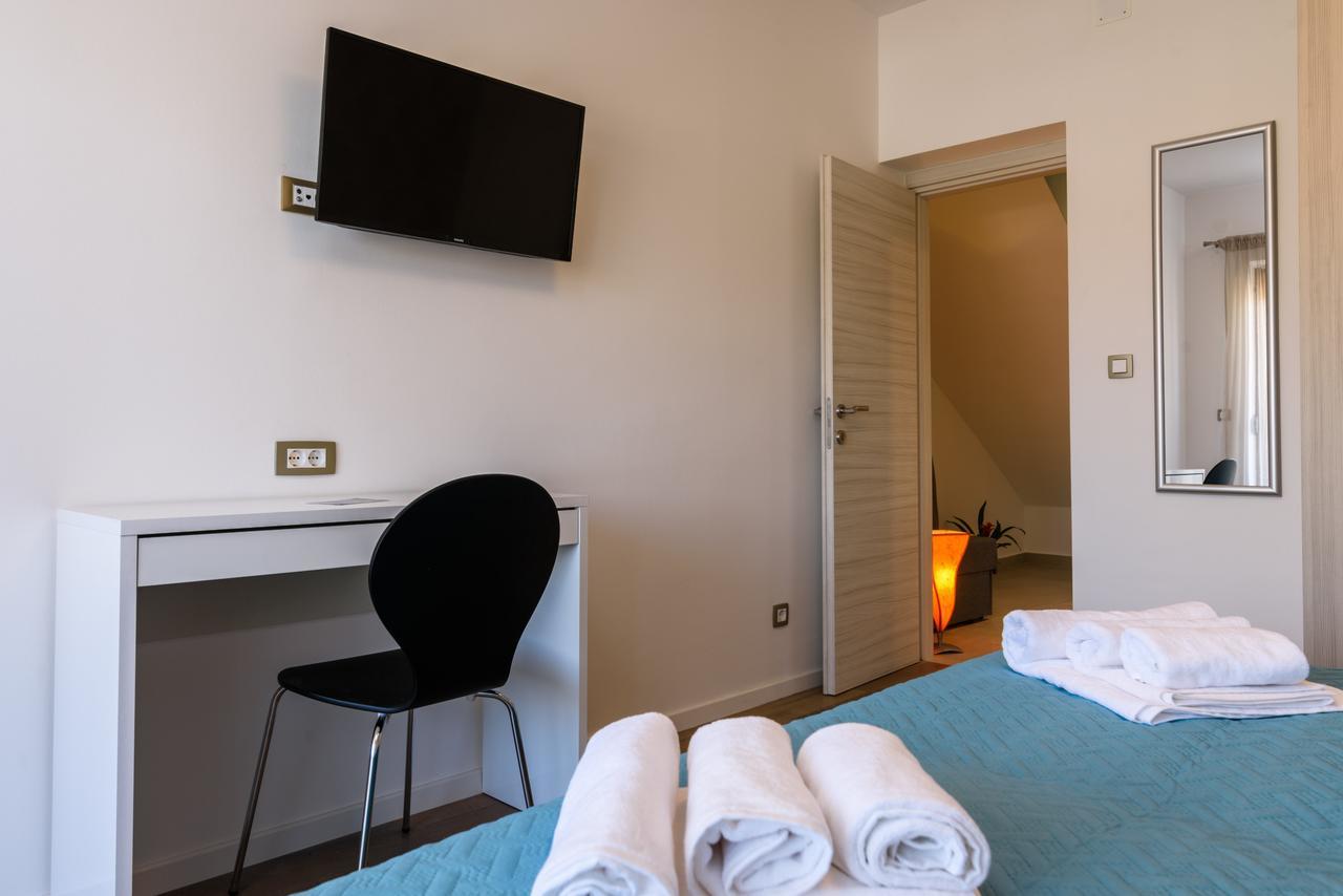 Apartmani Marko I Ana Marina Exterior photo